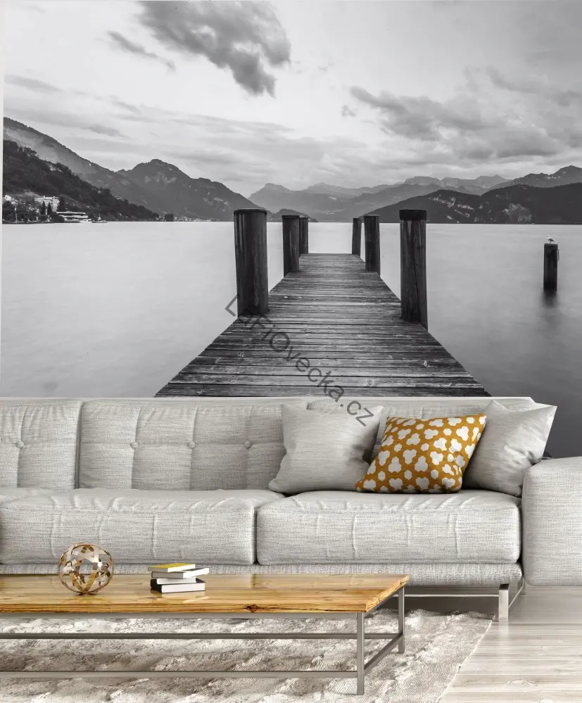 LaFi tapeta na míru – Molo u jezera (černobílá fotografie, klidná ložnice)