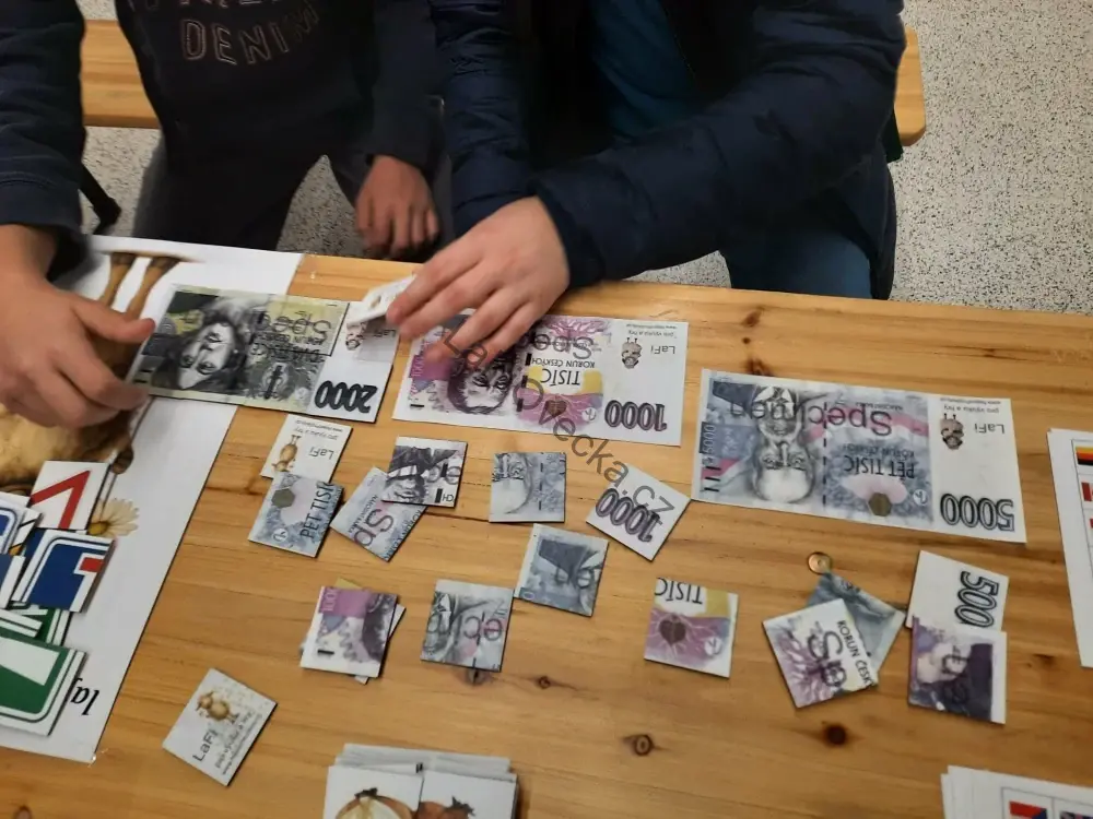 LaFi Dřevěné Puzzle – Peníze (1000, 2000, 5000) | Originální dárek