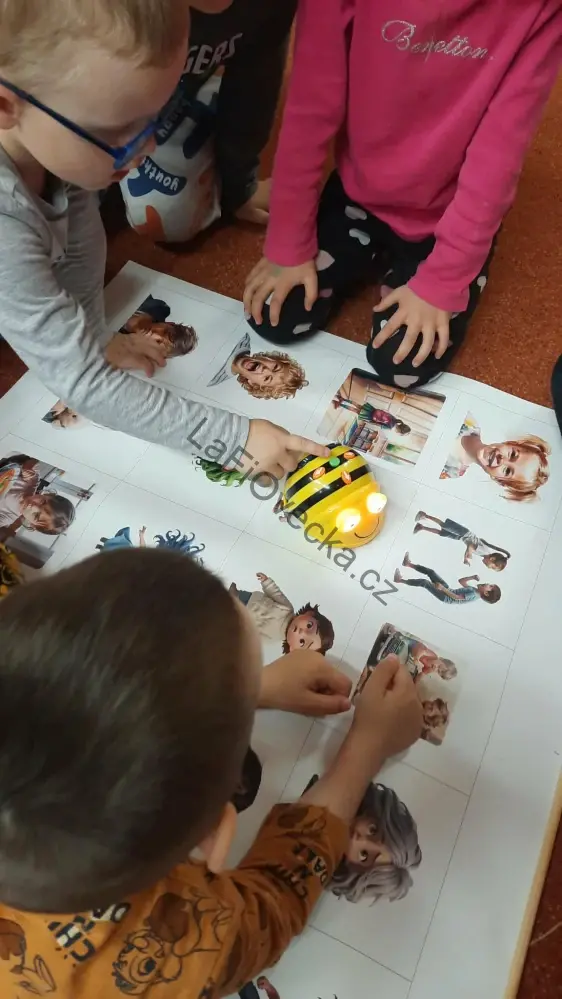 LaFi BeeBot podložka – Emoce | Robotika pro MŠ | Programování Bee-Bot | Česká výroba