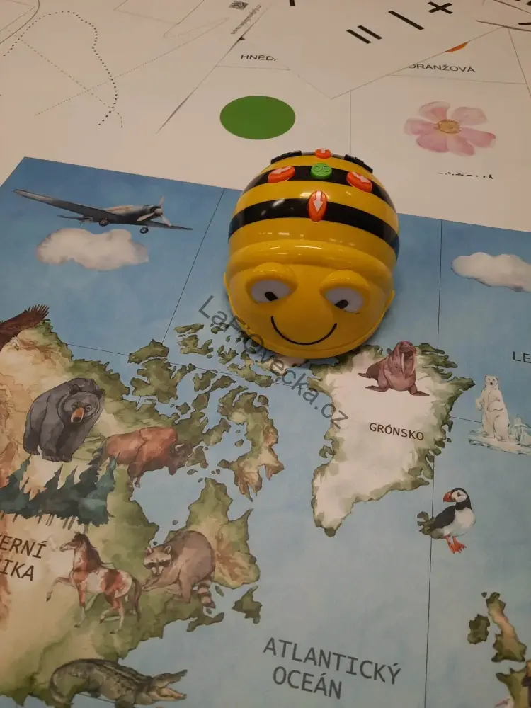 LaFi BeeBot podložka – Mapa světa | Robotika pro MŠ | Programování Bee-Bot | Česká výroba