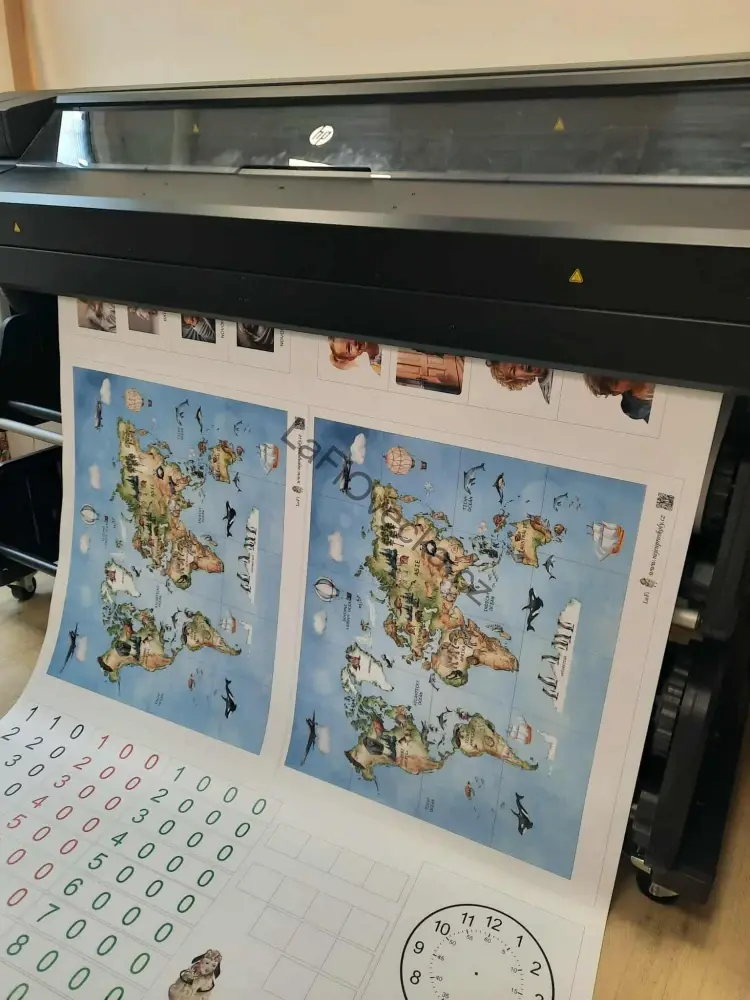 LaFi BeeBot podložka – Mapa světa | Robotika pro MŠ | Programování Bee-Bot | Česká výroba